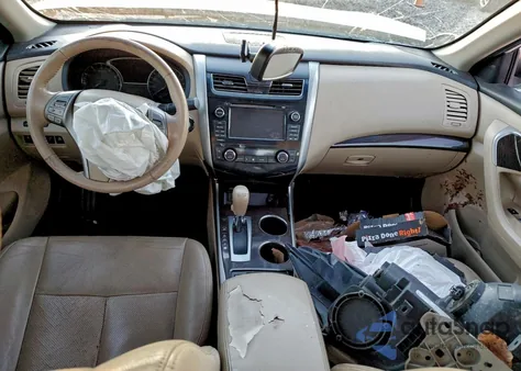 2015 Nissan Altima 2.5 z USA, uszkodzony, nr VIN 1N4AL3AP7FC129097